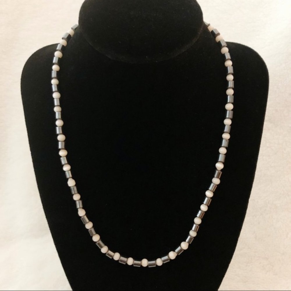 VINTAGE Tiny Beaded Dainty Necklace